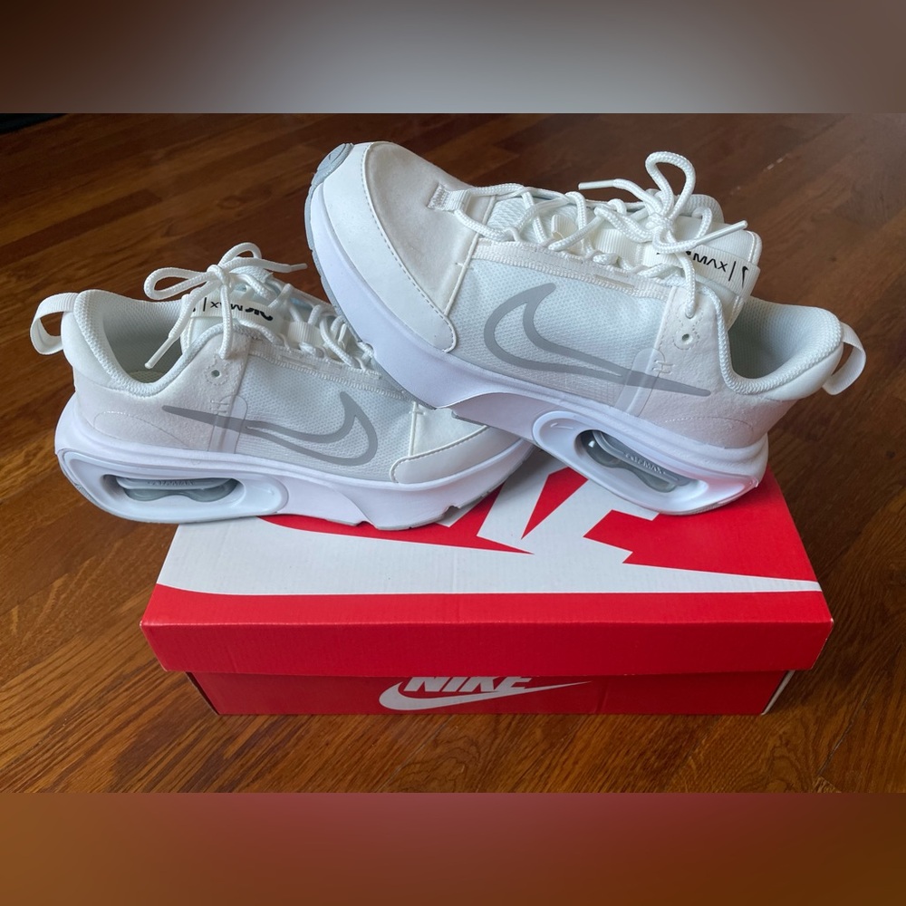 Women’s Nike Air Max White and Gray Sneakers - Air Max Intrlk size 8 BRAND NEW